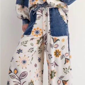 Easel Mineral Washed Terry Knit Floral Print Pants in Ecru Size M